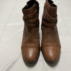 Rialto‎ Fisher Ankle Boots Women's 6.5 M Brown Cognac Studded Biker Booties